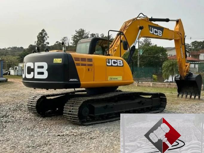 ESCAVADEIRA HIDRÁULICA JCB JS 200 LC 2015