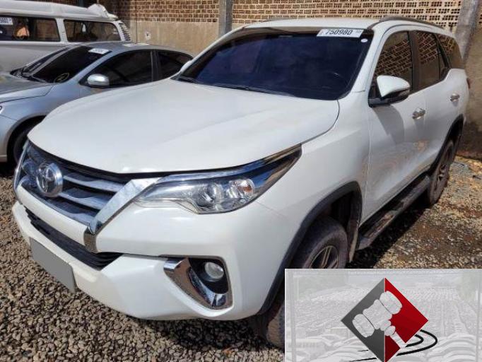 TOYOTA HILUX SW4 19/19