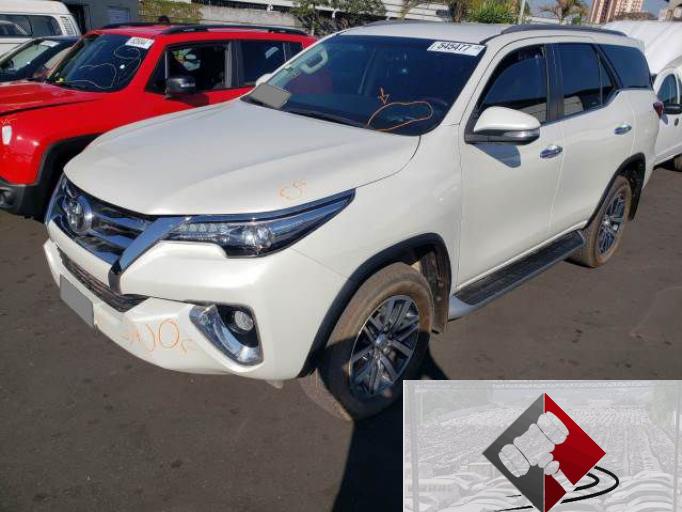 TOYOTA HILUX SW4 16/16