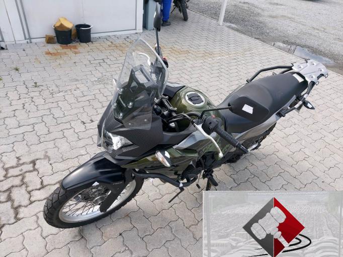 KAWASAKI VERSYS-X 18/18