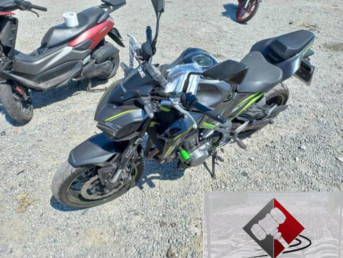 KAWASAKI Z900 18/18
