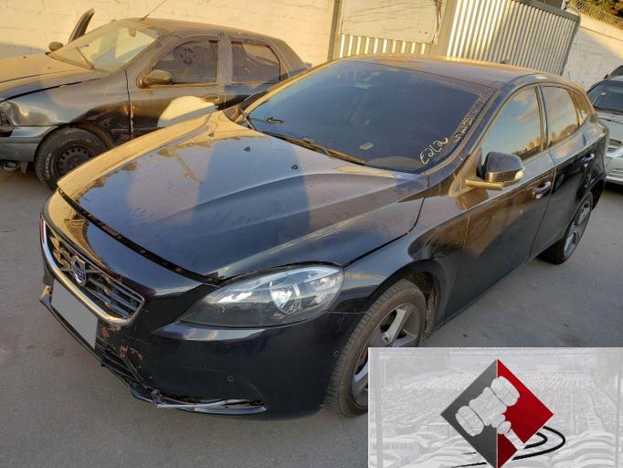 VOLVO V40 T4 15/15