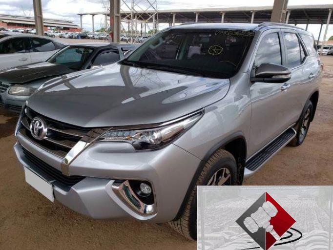 TOYOTA HILUX SW4 16/16