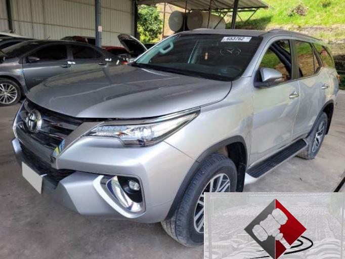 TOYOTA HILUX SW4 17/17