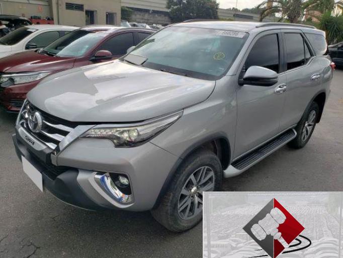 TOYOTA HILUX SW4 19/19