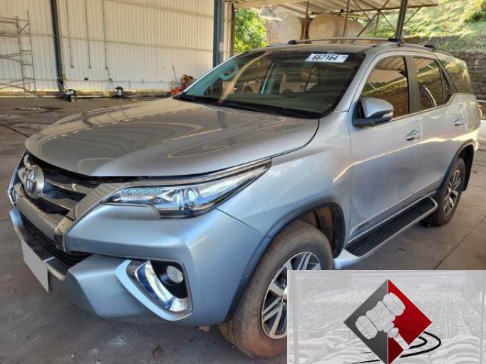 TOYOTA HILUX SW4 16/16